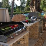 Casa di l'onda cuisine extérieur sur terrasse aménagée proche de la piscine