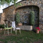 Casa di l'onda jardin extérieur fleurs plantes et chaises de repos